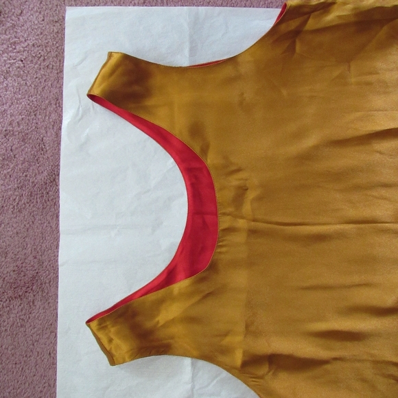 Women's Reversible Top Gold/Red - Picture 6 of 13